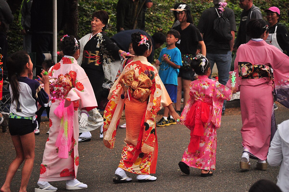Girls in Kimono